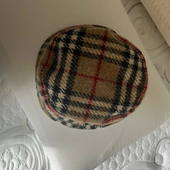 BURBERRY Nova Check Bucket Hat - Picture 10 of 10